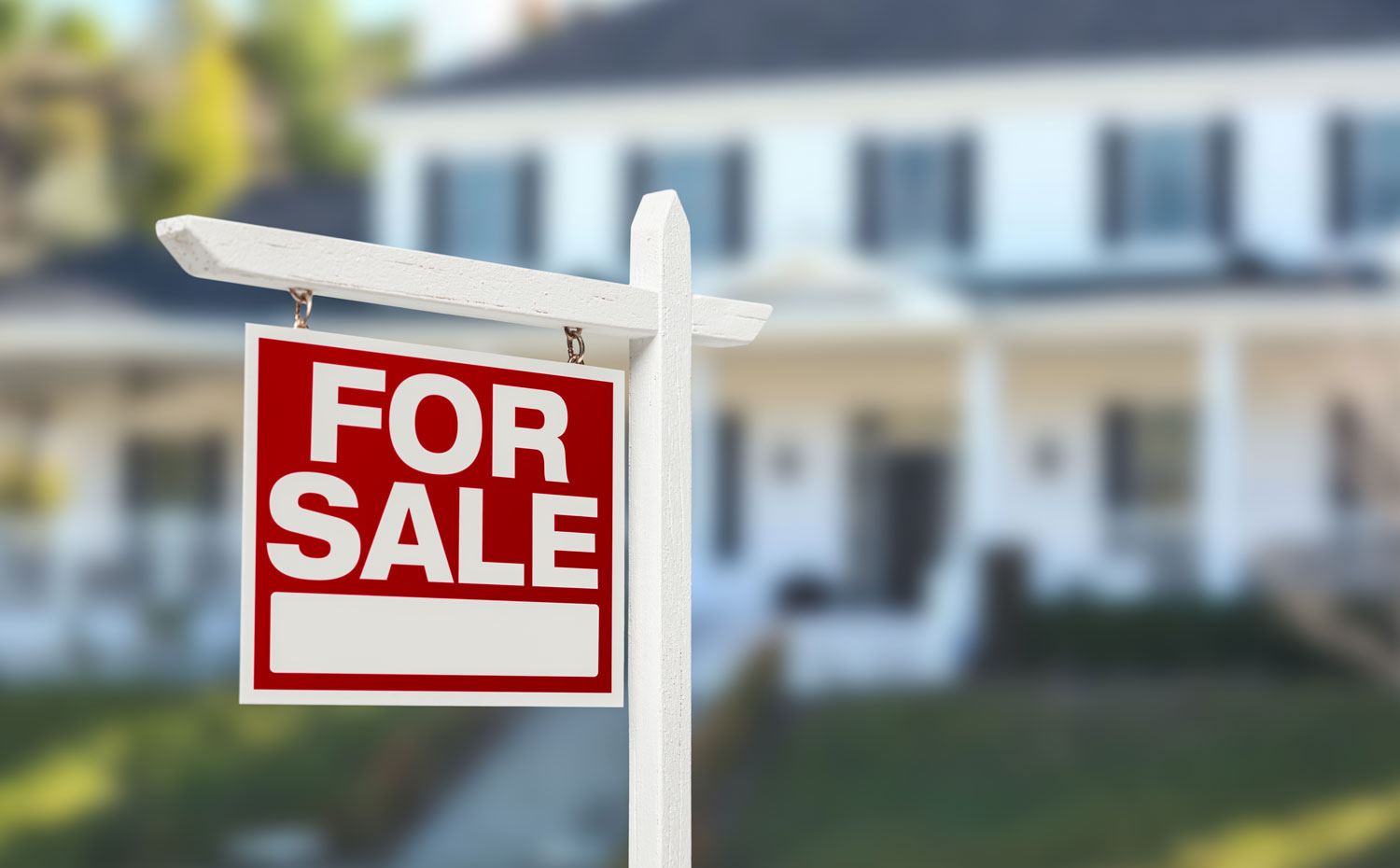 Pros and Cons of Hosting an Open House When Selling Your Home